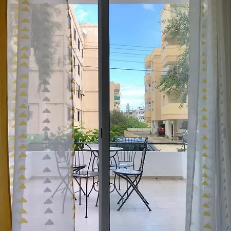 Horizon Hidden Gem 2 Bedroom Apt - Walk To The Beach Larnaca