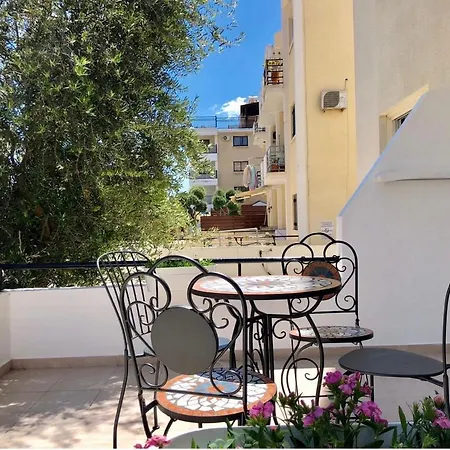Horizon Hidden Gem 2 Bedroom Apt - Walk To The Beach Apartment Larnaca