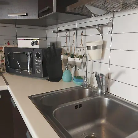 Horizon Hidden Gem 2 Bedroom Apt - Walk To The Beach Lägenhet Larnaca